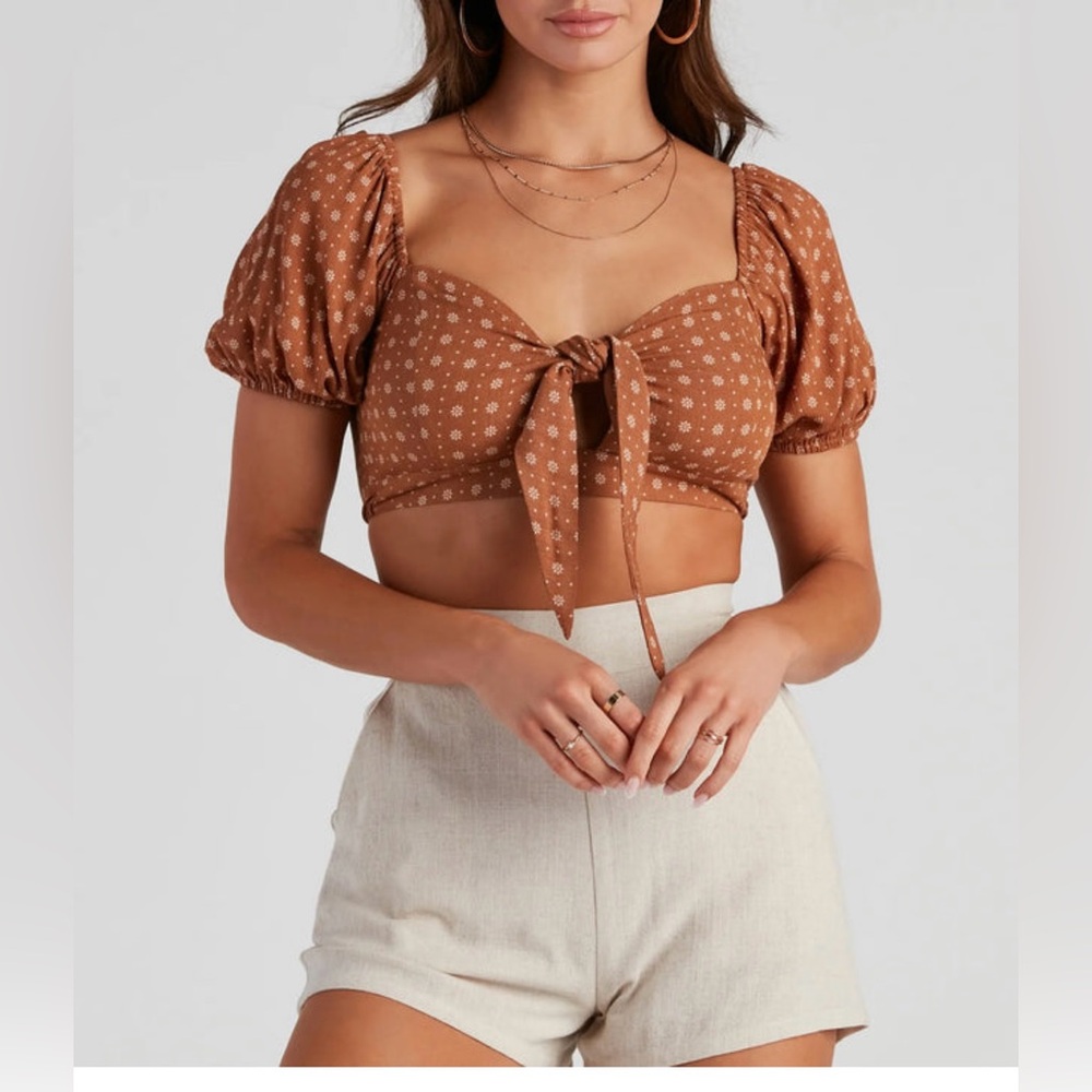 Windsor Boho Retro Brown Daisy Tie-Front Crop Top. Size Medium